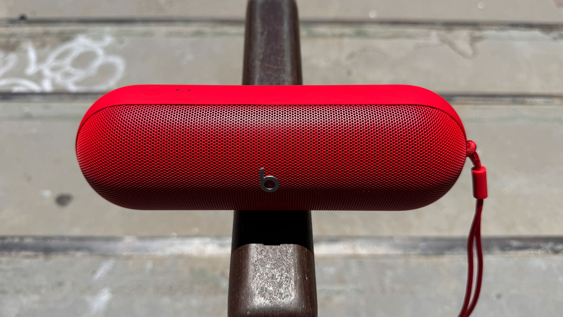 Beats Pill Review: The Musical Multivitamin That Cures Audio Ailments ...