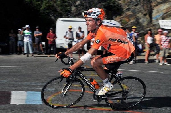 Gorka Verdugo Markotegi (Euskaltel-Euskadi) grimaces as he battles his way onward and upward.