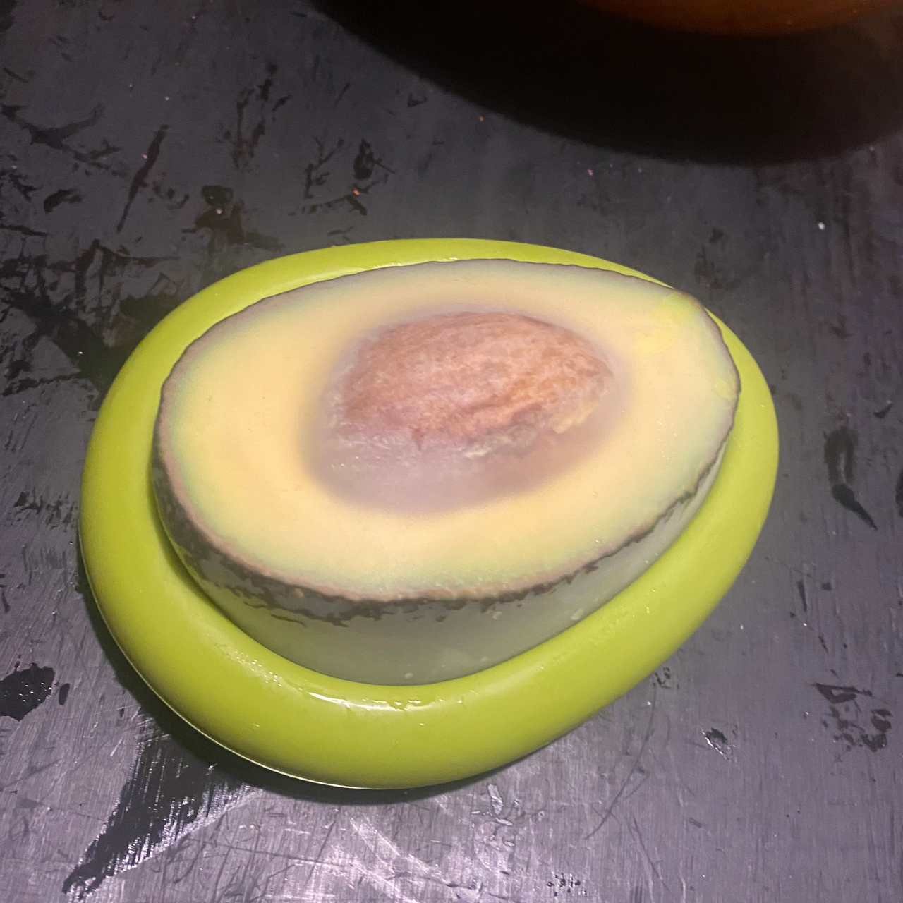 Testing different methods of keeping avocados