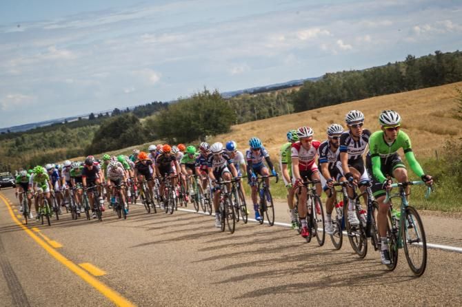 Teams start to come to the front of the bunch with the break up the road