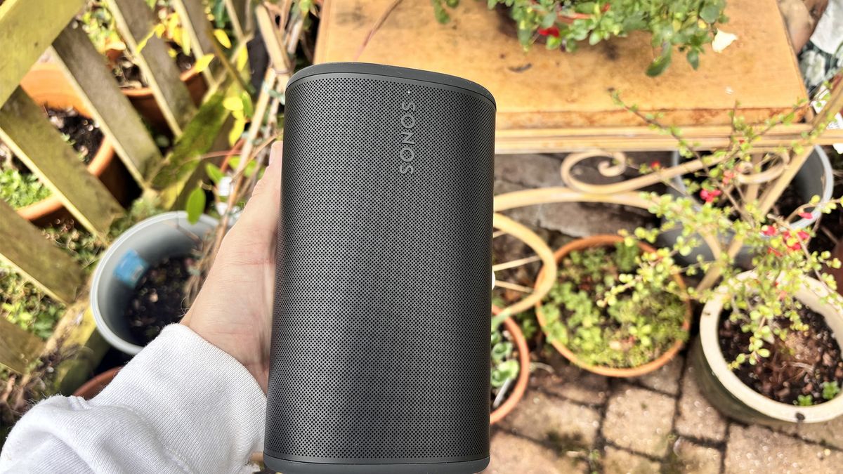Sonos Play wireless speaker in black held in the hand