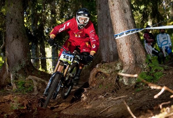 Nick Beer on his way to winning the final round and overall of the iXS European Downhill Cup
