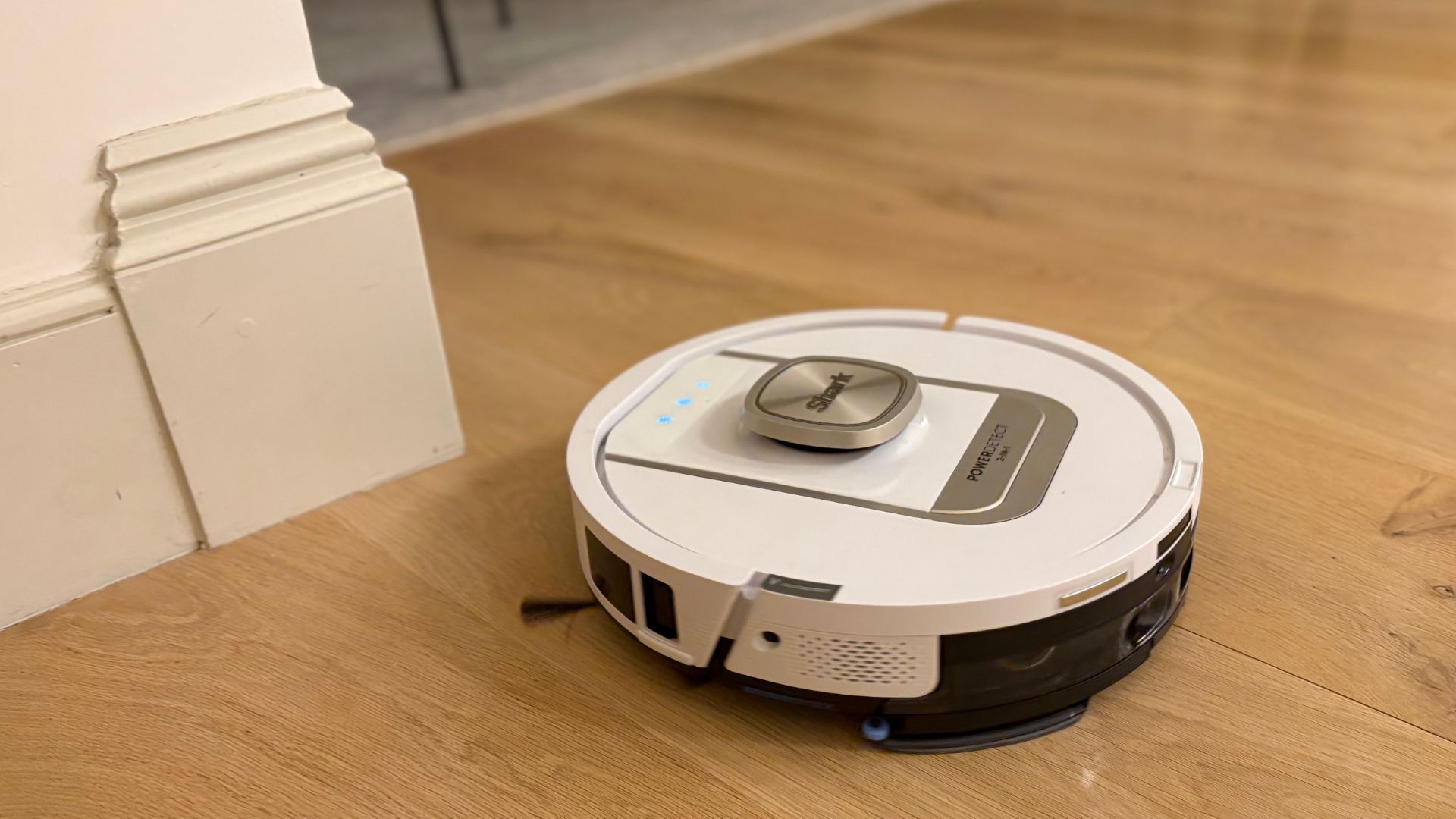 Testing the Shark PowerDetect ThermoCharged Robot Vacuum
