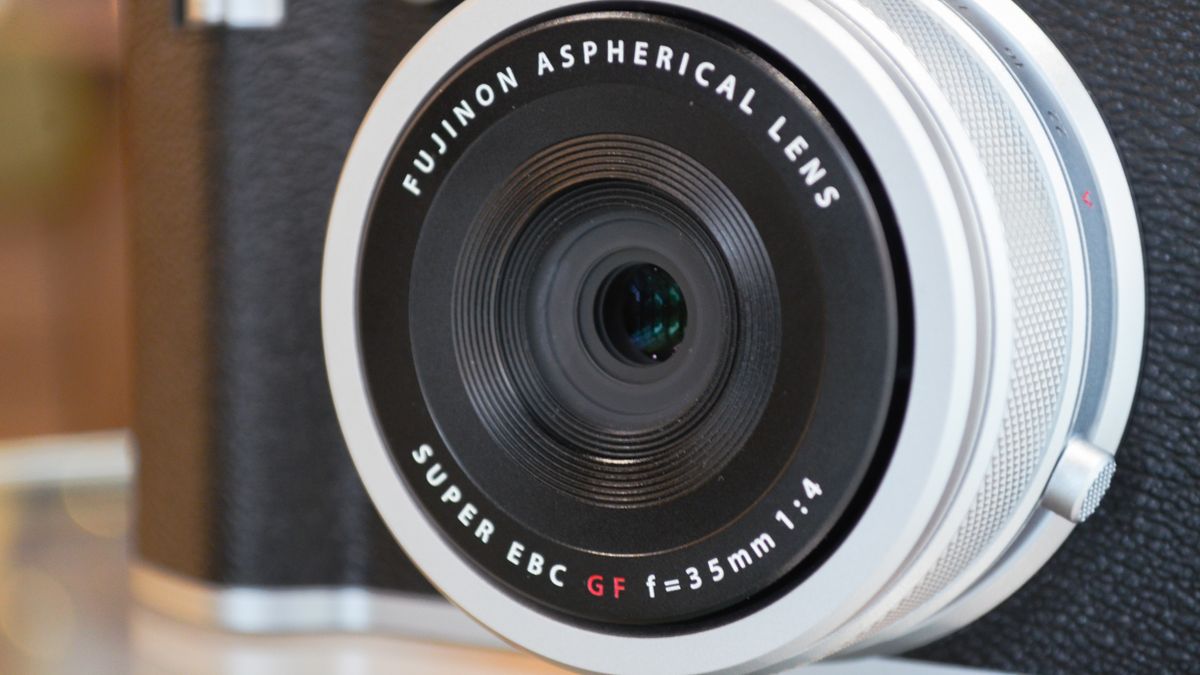 Fujifilm GFX100RF announced: a compact 102MP powerhouse with rapid ...