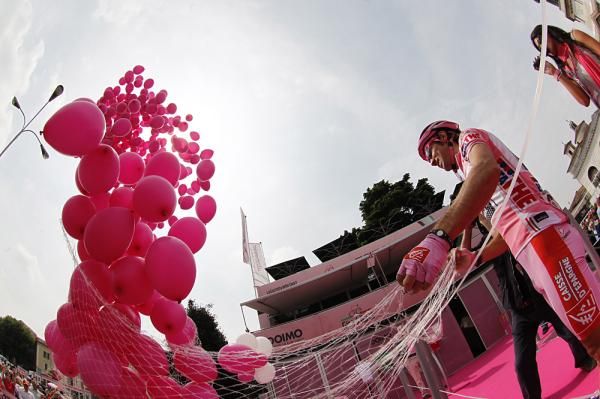 David Arroyo sends his pink jersey dreams aloft.