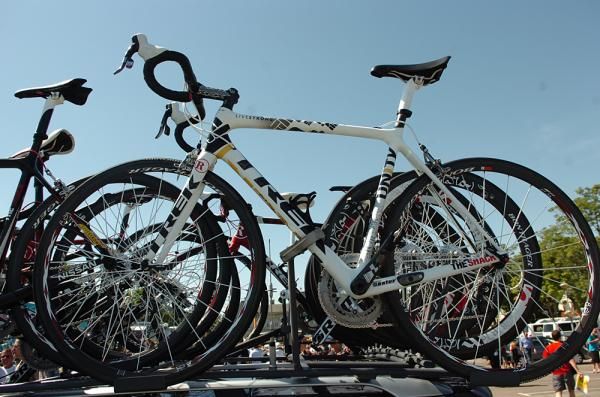 Lance Armstrong's spare on the top of the car.