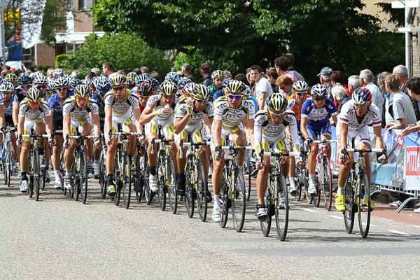 HTC-Columbia prepares to take Andre Greipel to the finish.