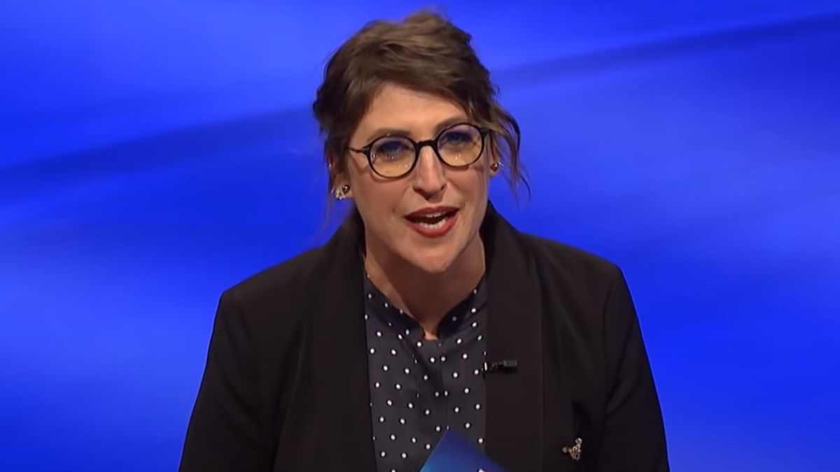 Jeopardy EP Details The Change He Asked Mayim Bialik To Make In The Name Of Authenticity