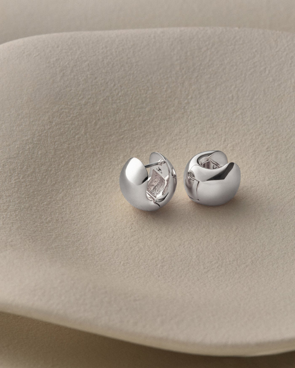 Mini Gemma Hoop Earrings