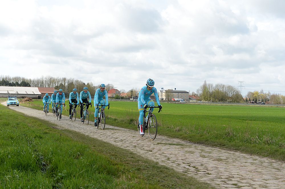 Astana rides the Orchies secteur