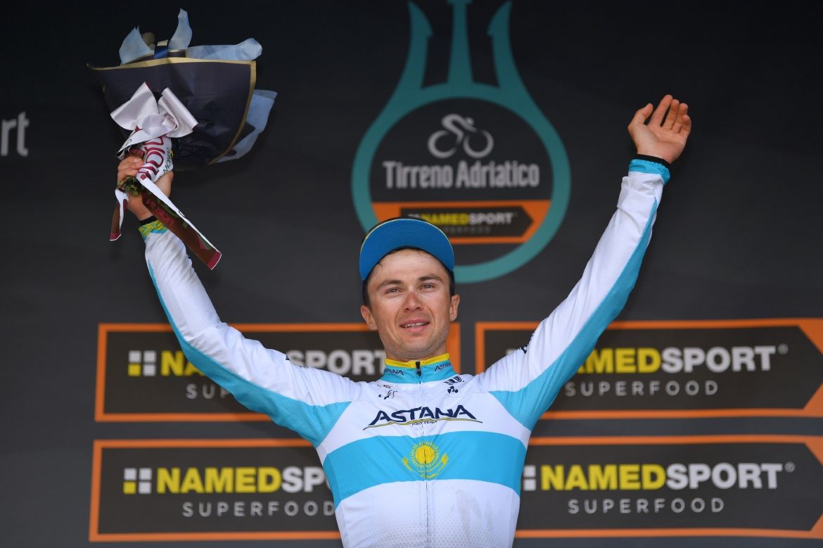 Alexey Lutsenko (Astana) celebrates his stage win on the podium