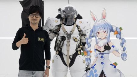 Hideo Kojima posing with Usada Pekora