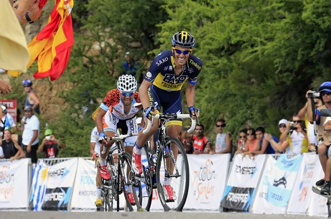 Alberto Contador (Saxo-Tinkoff) powers to victory ahead of Daniel Diaz and Alex Diniz on Mirador del Sol.