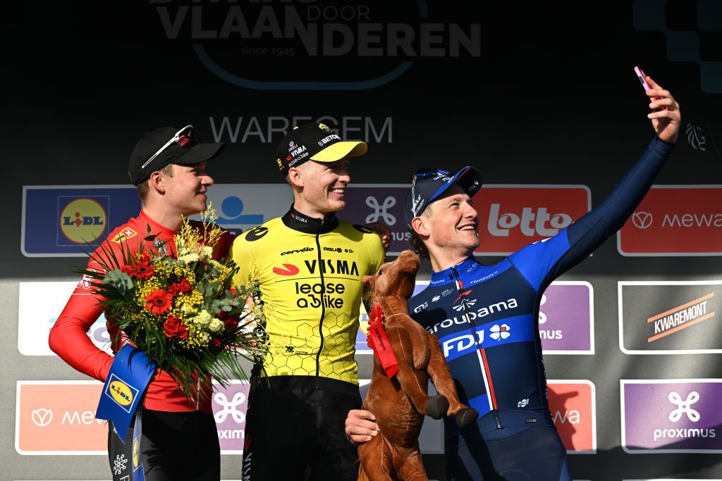 Stefan Kung builds momentum for Flanders with podium at Dwars door
