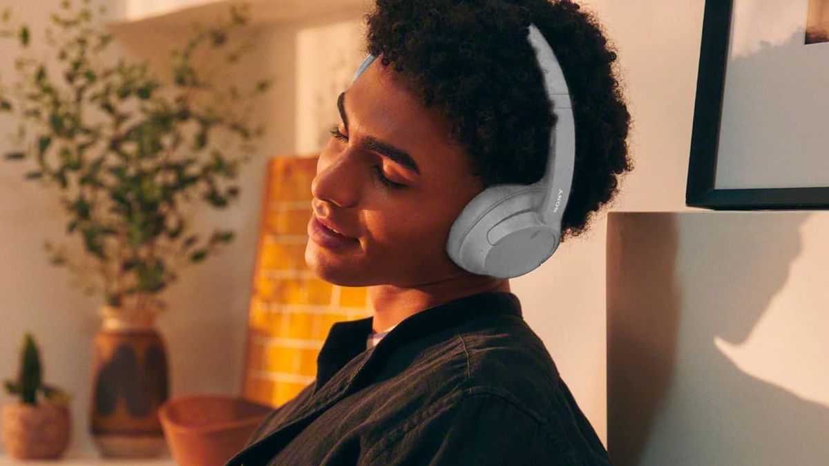 Best headphones under £100: Sony WH-CH720N