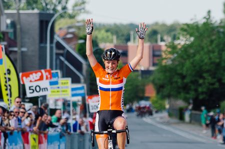 Floortje Mackaij wins stage 3 of the 2015 Lotto belgium Tour