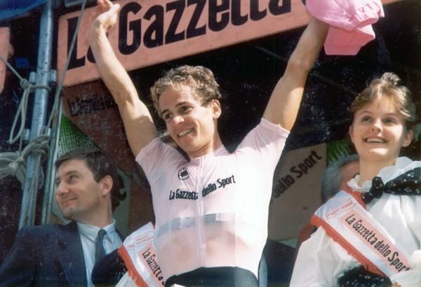 Stage 18 winner and Giro leader Andy Hampsten celebrates on the podium.