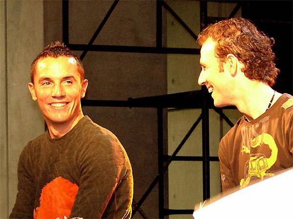 Alejandro Valverde relaxes with Joaquin Rodriguez on the stage.