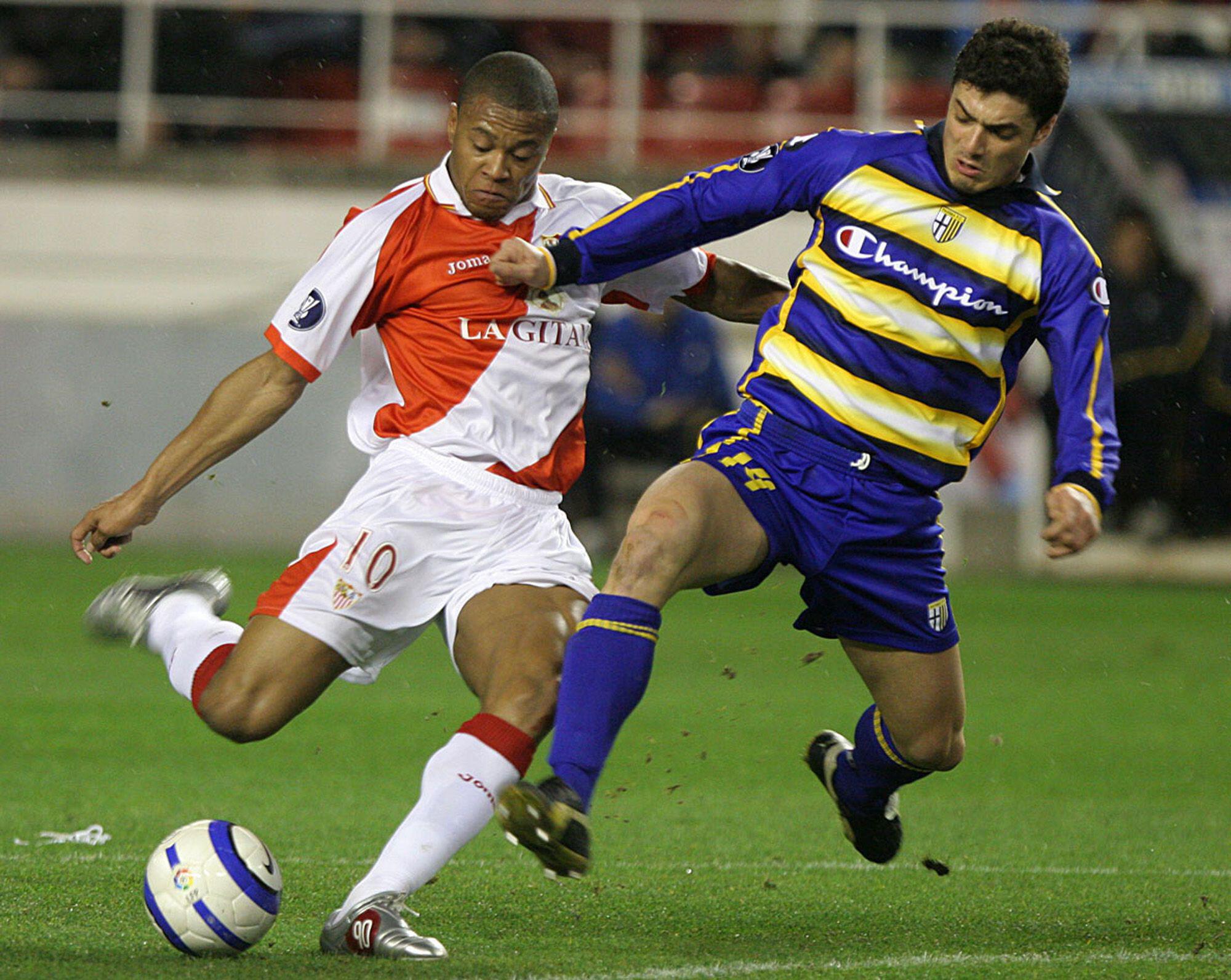 Matteo Contini in action for Parma against Sevilla in 2005