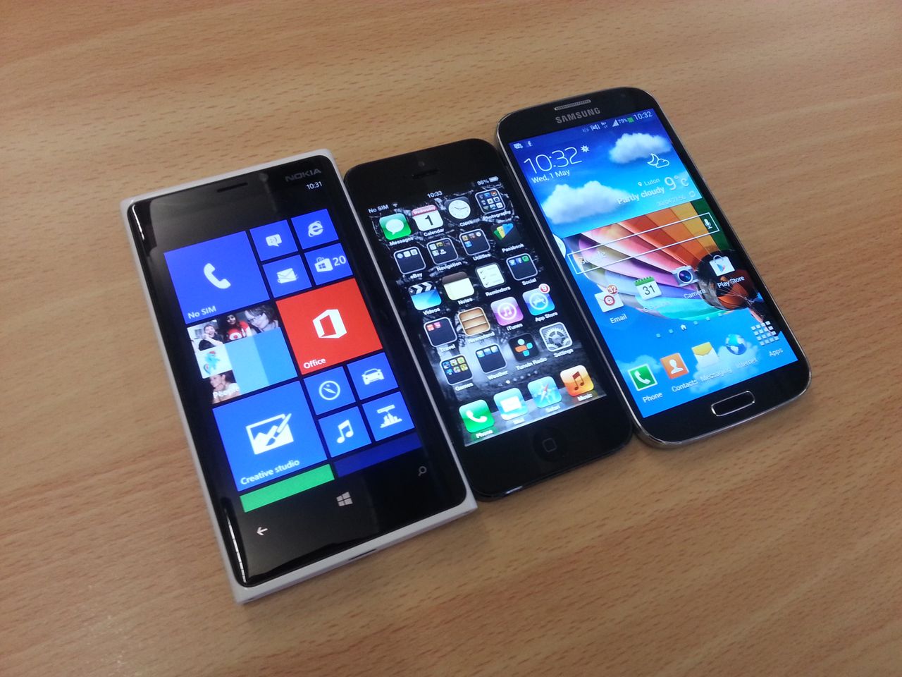 iPhone 5 vs Lumia 920 vs Galaxy S4
