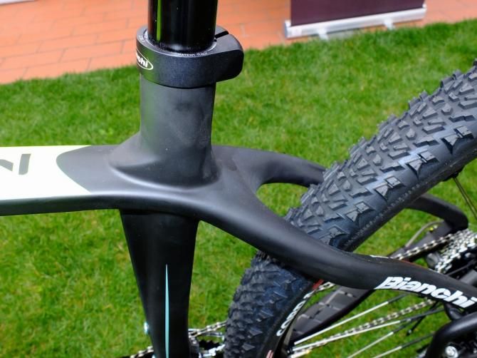 Sculpted junction of seat tube, top tube and seat stays