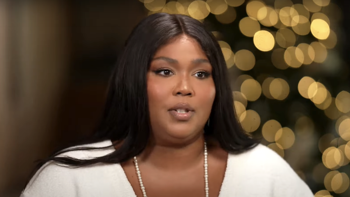 Lizzo Opens Up About Buying Mansion 10 Years After She Was Homeless And ...