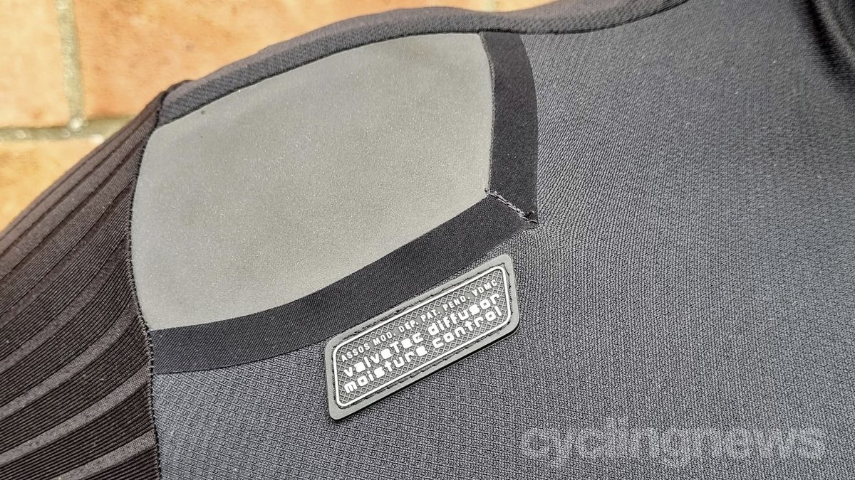 Assos Dyora Spring/Fall Jacket