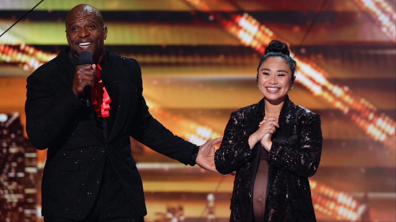 Terry Crews supporting Jessica Sanchez in America&#039;s Got Talent&#039;s Season 20 finale