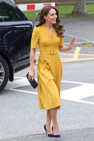 Kate Middleton wears Karen Millen