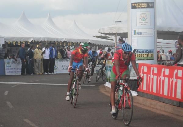 Tarik Chaoufi (Morocco), Teweldemedhin Natnael Berhane (Eritrea) and Adrien Niyunshuti (Rwanda) cracked the top 20 for stage three.
