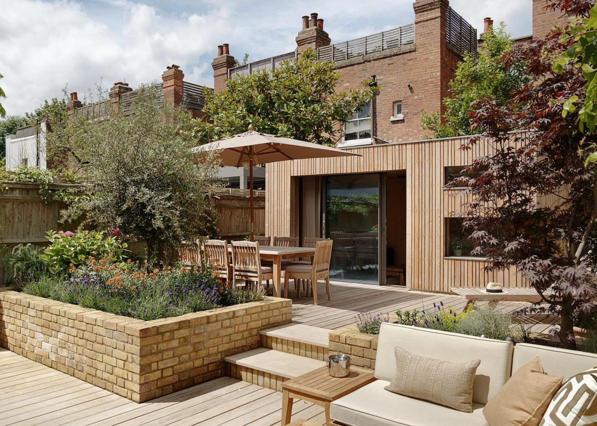 A Garden Transformed From Victorian to a Modern Oasis | Livingetc