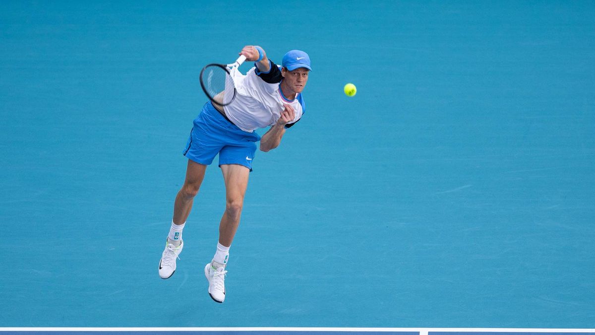 Jannik Sinner serving during the final of the 2024 Miami Open.