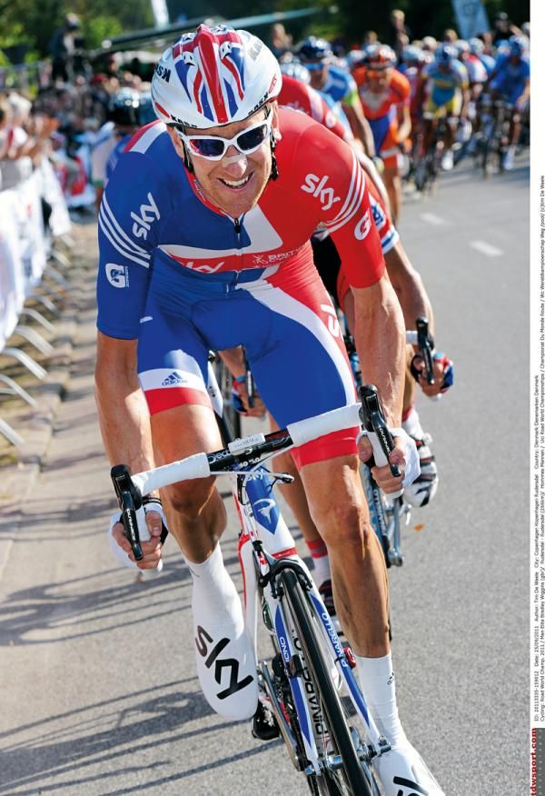Bradley Wiggins on the front in the men's road race