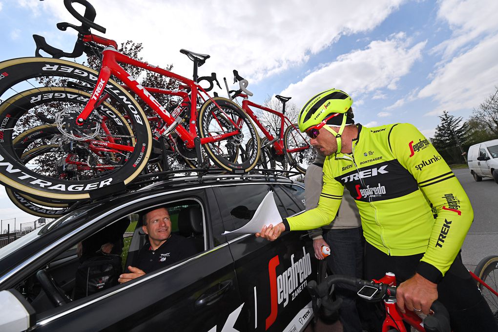 John Degenkolb chats with Trek-Segafredo director Steven de Jongh