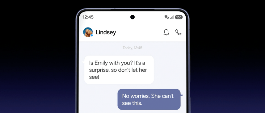 Samsung Galaxy S26 Privacy Display in action