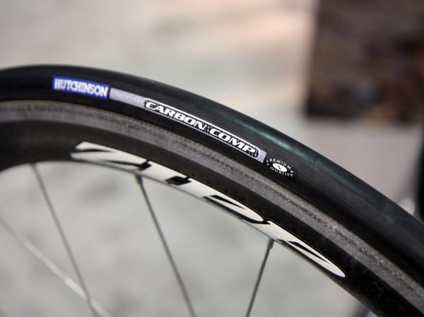 The Carbon Comp is Hutchinson's standard high-end tubular with a 127tpi casing, 23mm width, and 255g claimed weight.