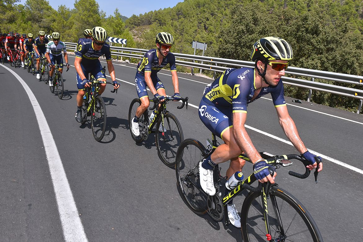 Orica-Scott in the peloton at the Vuelta a Espa&ntilde;a