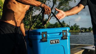 Yeti Tundra cool box in Big Wave Blue
