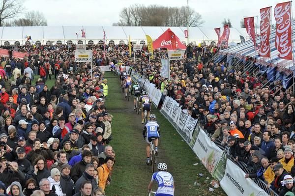 Thousands of spectators took in the 'cross action at Hamme-Zogge.