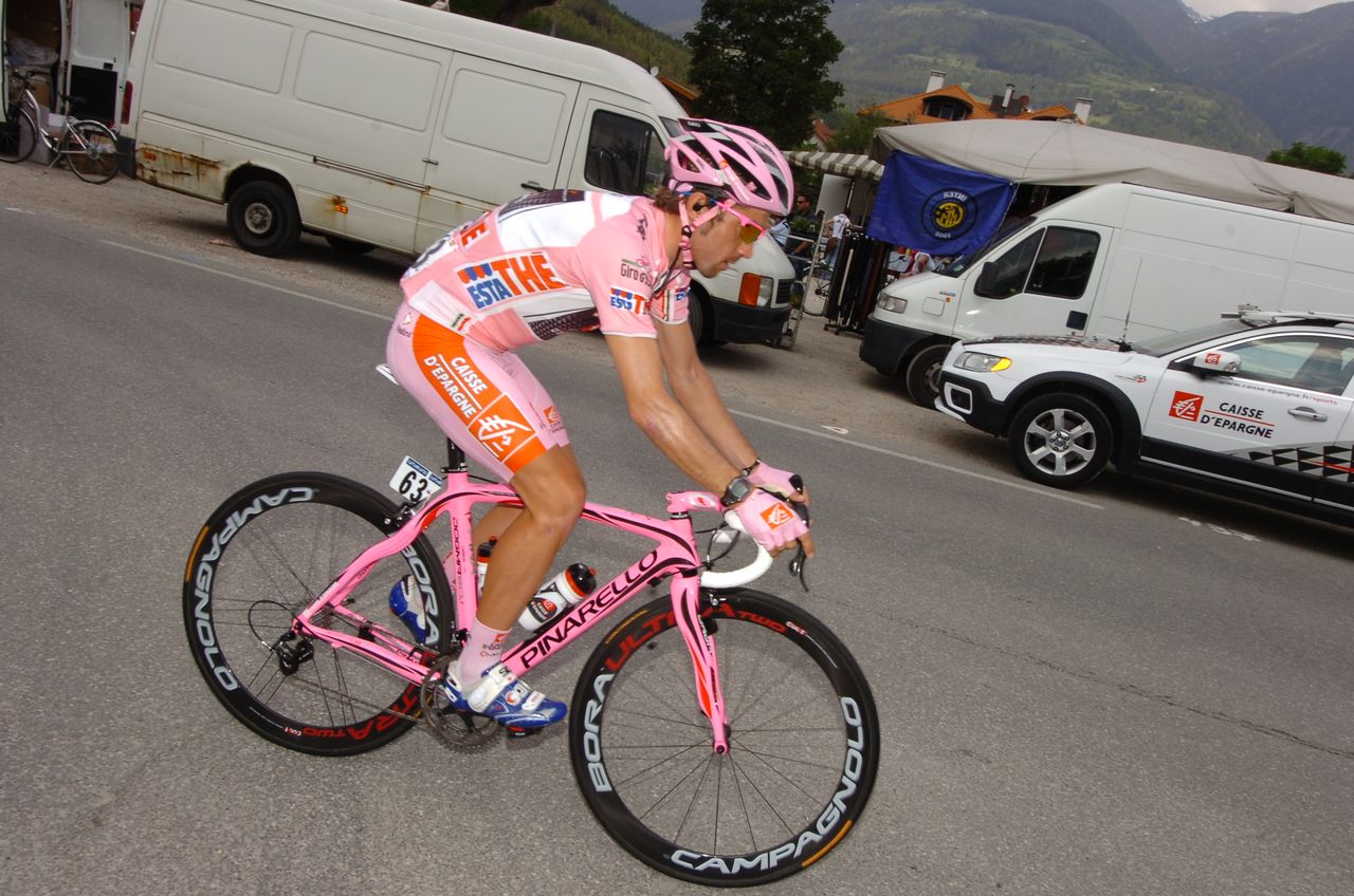David Arroyo went big on pink in 2010 but lost the race lead to Ivan Basso on stage 19