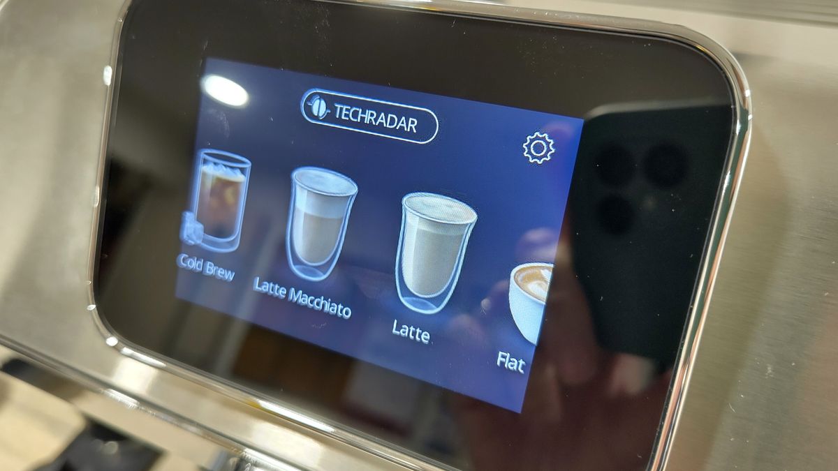 Drink menu on De'Longhi La Specialista Touch coffee machine