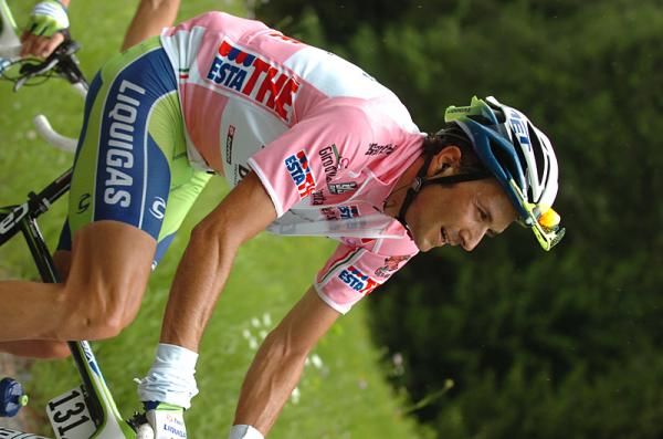 Ivan Basso (Liquigas-Doimo) concentrates as he rides to keep his pink jersey.