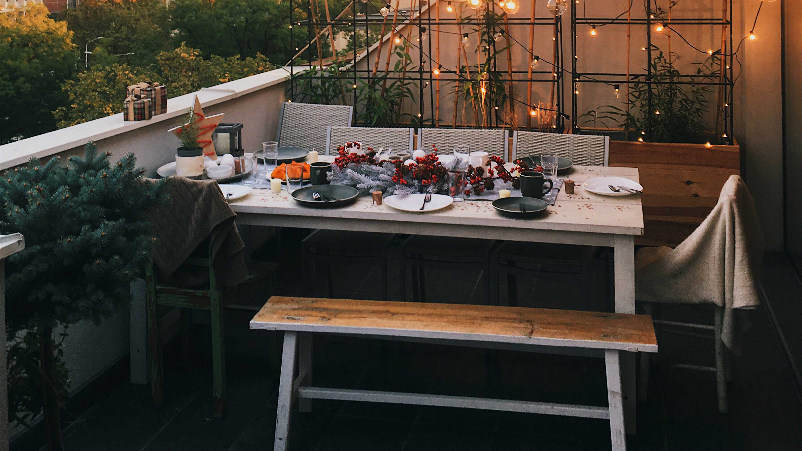 Balcony Christmas decor 8 festive looks for small spaces Gardeningetc