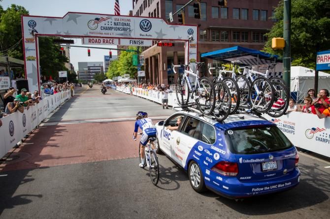 Katie Hall (UnitedHealthcare) gets direction from the team car heading into the final laps