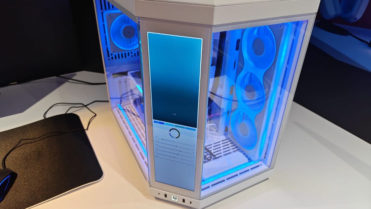 An HYTE gaming PC with blue lighting