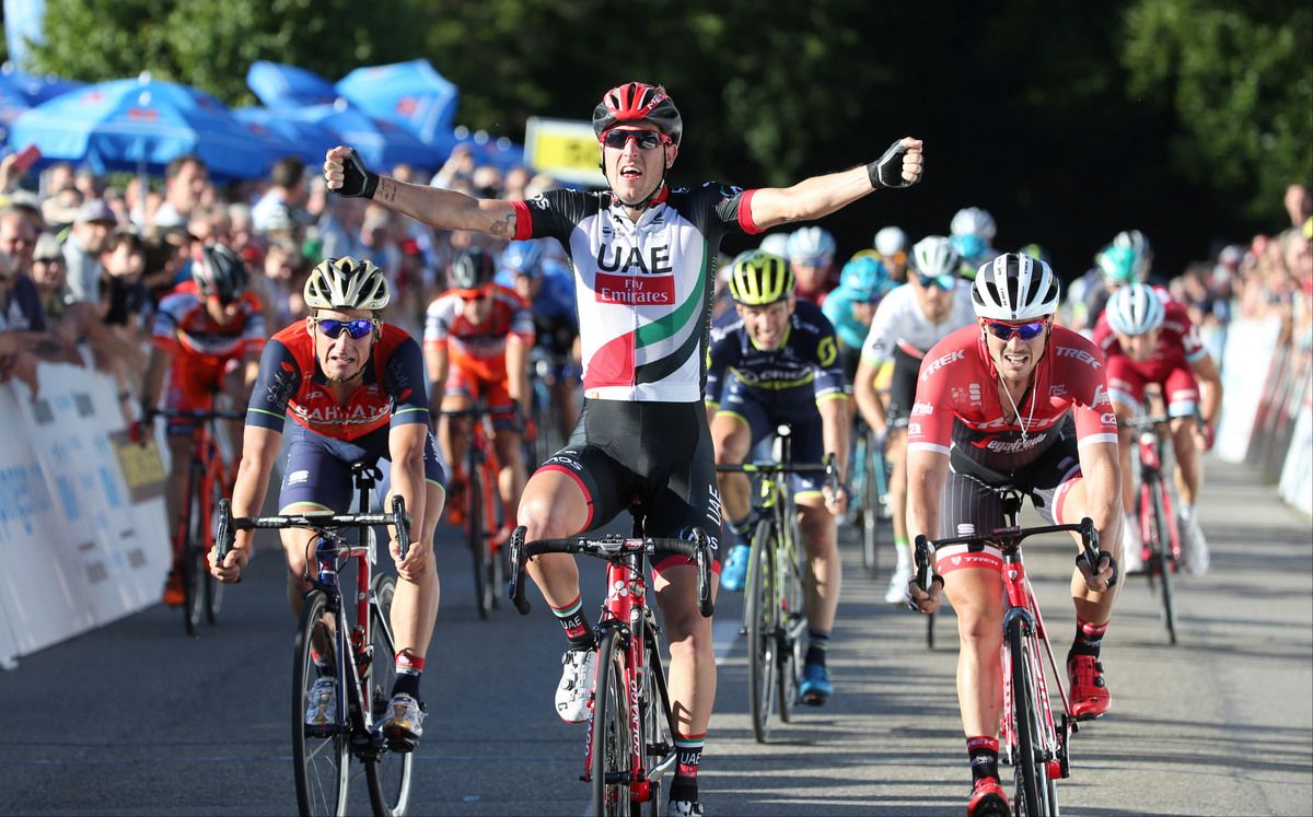 Sacha Modolo (UAE Team Emirates) celebrates his victory