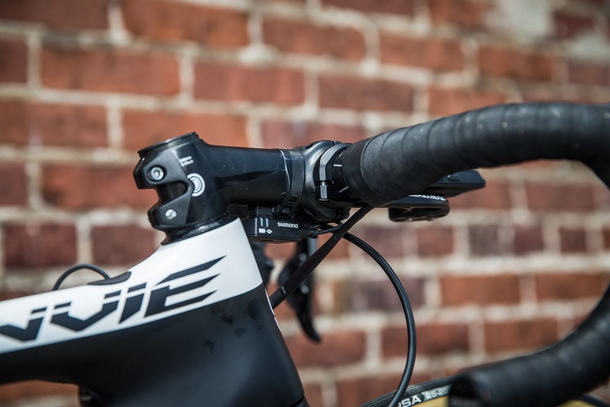 The wiring for the Di2 on Coryn Rivera's Liv Envie is tightly and neatly wrapped under the stem