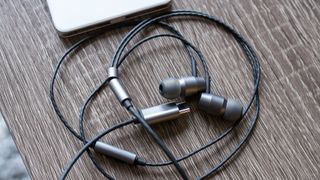 Earphones for online ipad