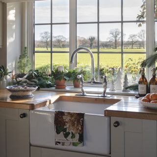 grade ll listed suffolk cottage butlers sink at window