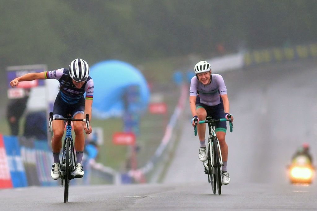Lizzie Deignan (Trek-Segafredo) wins GP de Plouay ahead of Lizzie Banks (&Eacute;quipe Paule Ka)